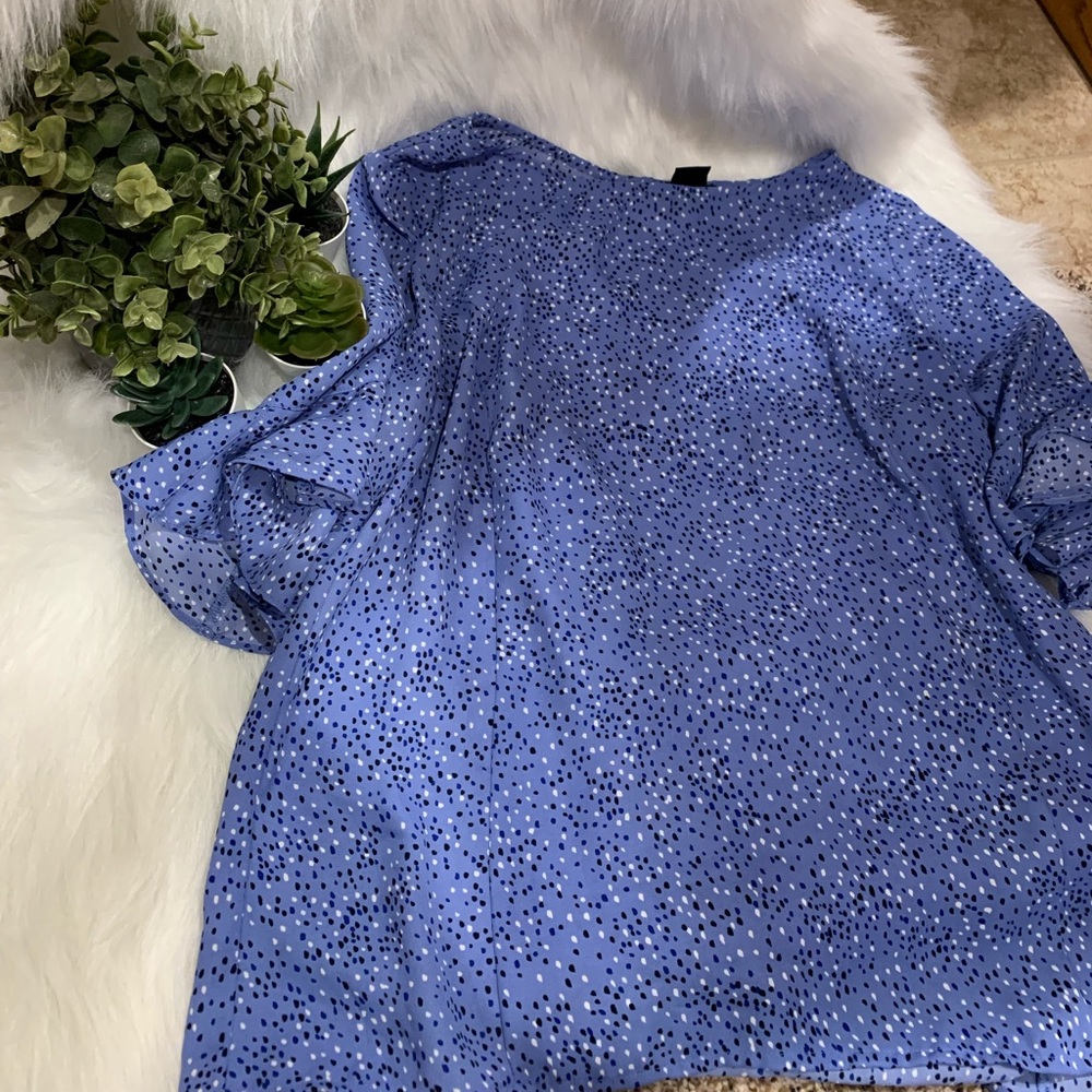 Bell sleeve top